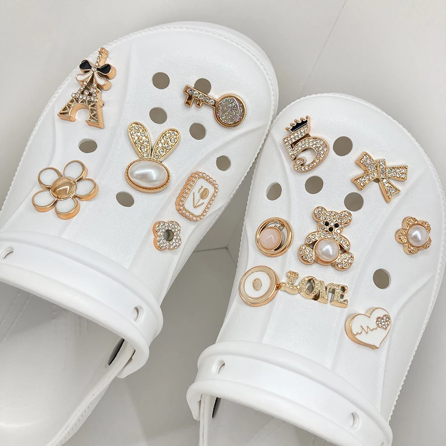Croc Style Clog - 14 adet Köpüklü Rhinestone Sahte İnci
